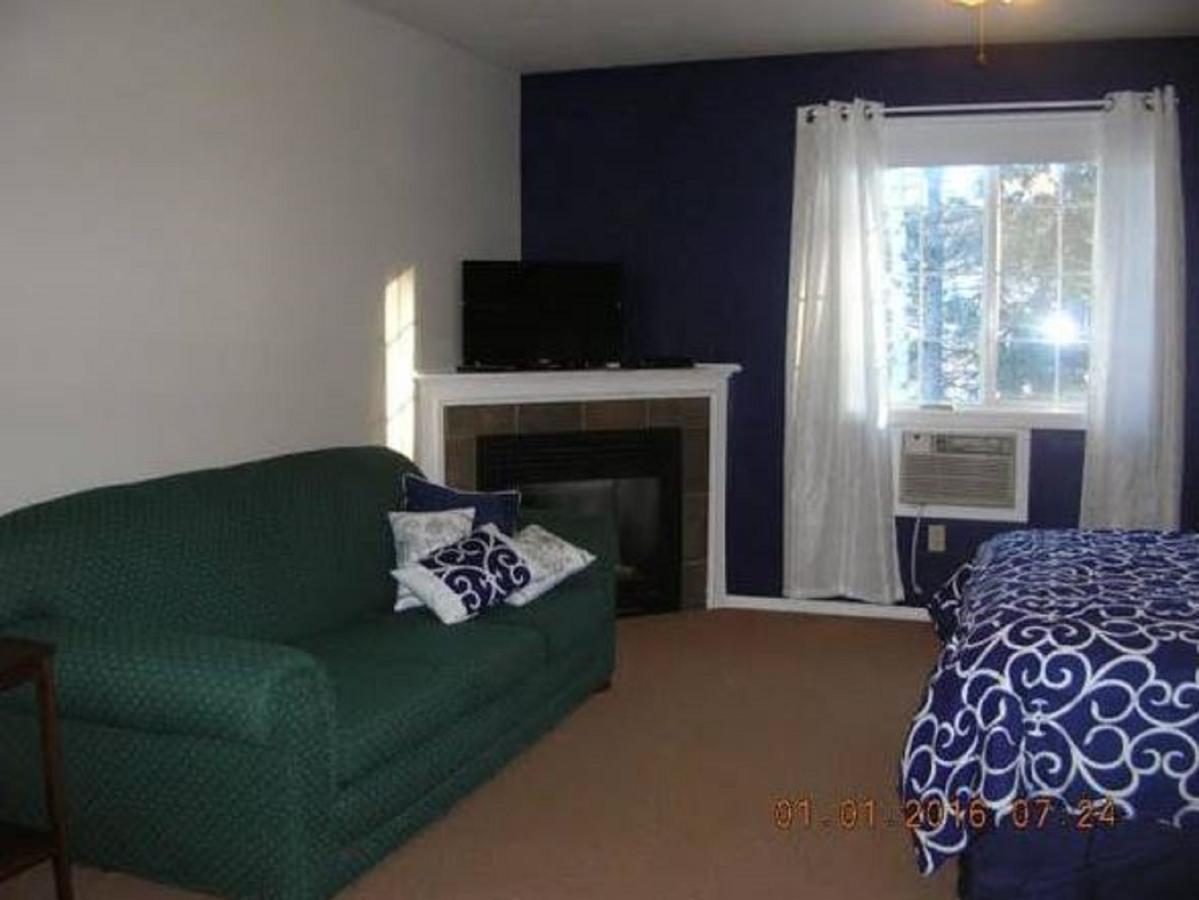 Mccracken Country Inn Hinton Buitenkant foto