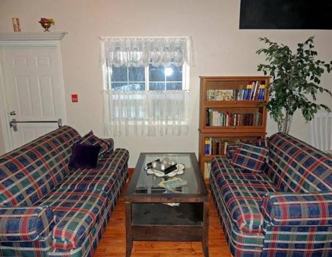 Mccracken Country Inn Hinton Buitenkant foto
