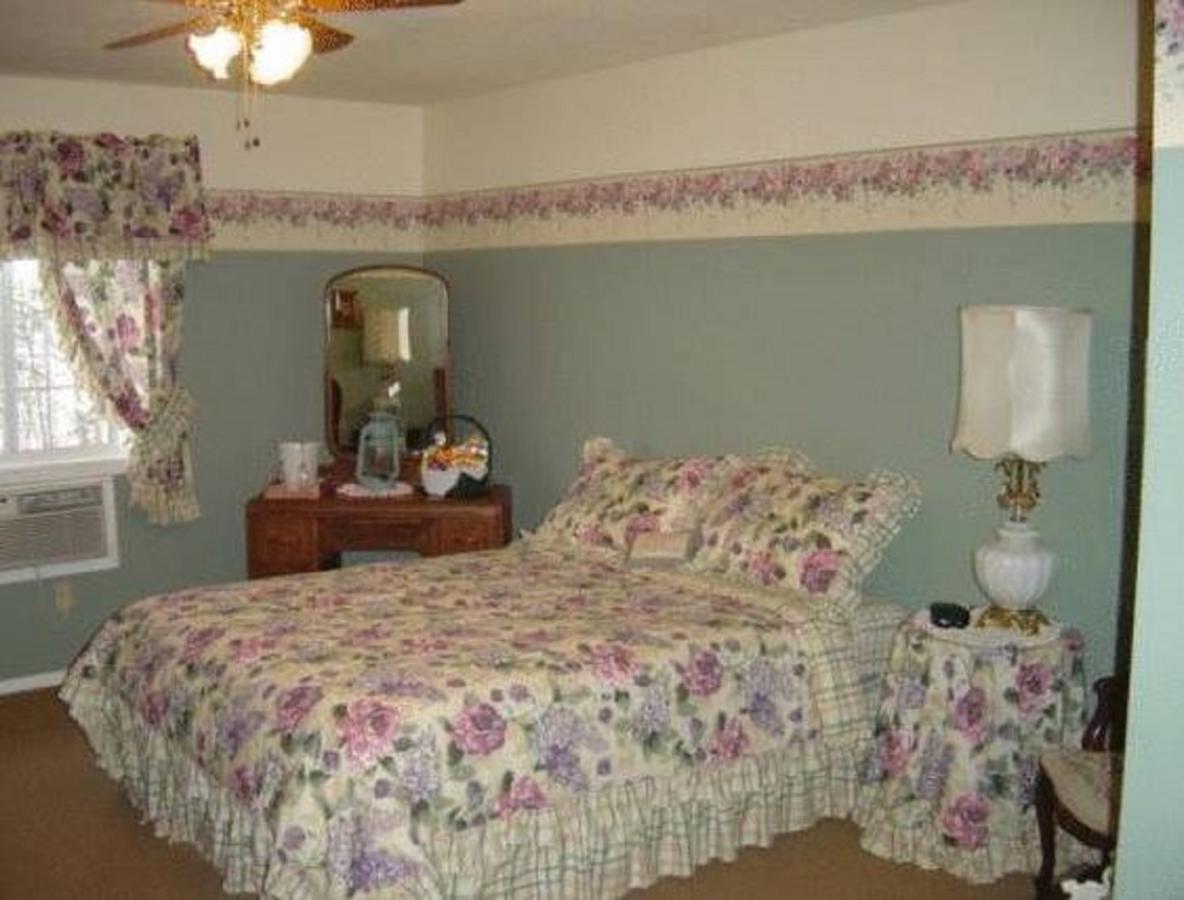 Mccracken Country Inn Hinton Buitenkant foto